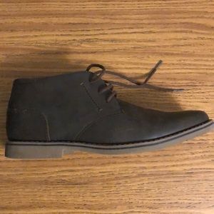 Men’s brown Arizona boots